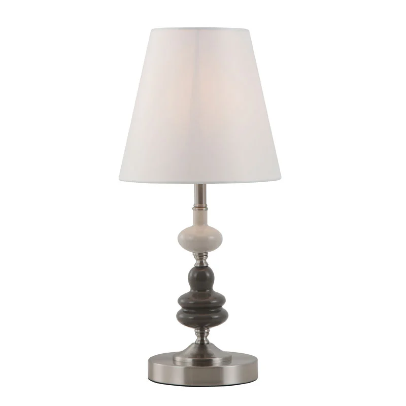 Moderní bubnová stolní lampa ve stínu bílé barvy